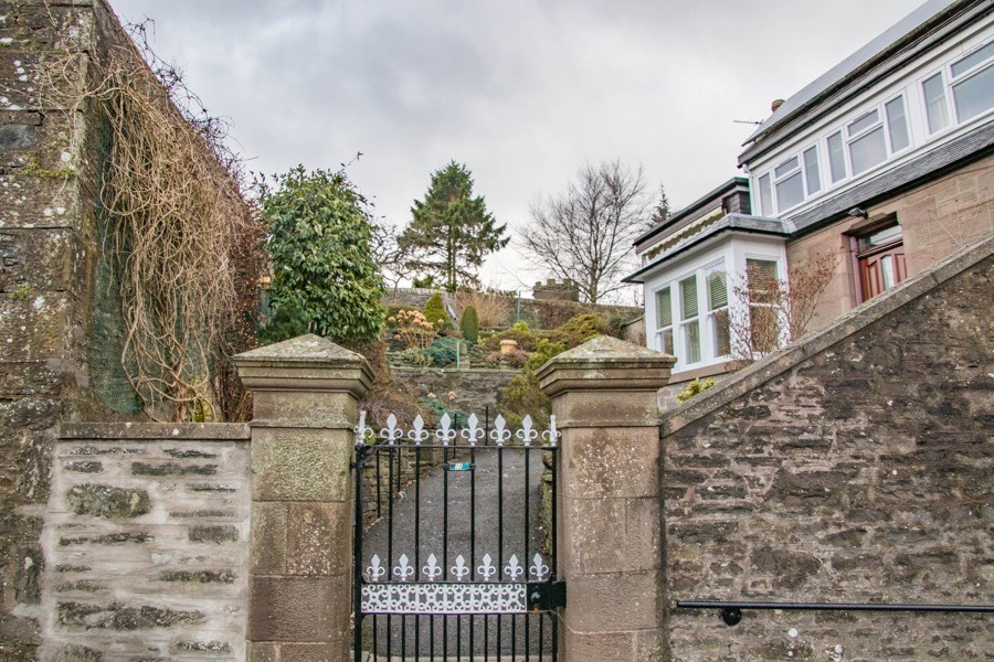 Forfar Castle (site of) Castle in Forfar, Angus Stravaiging around